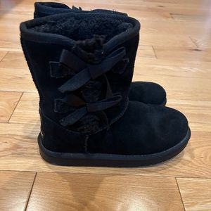 Koolaburra by UGG youth size 3 - Black
